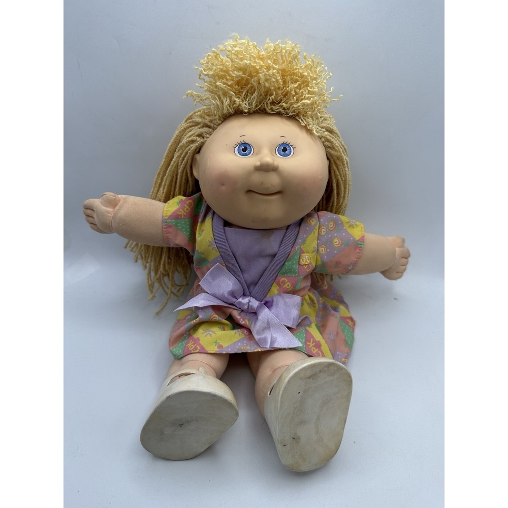 Vintage 1990 Cabbage Patch Kids First Edition Hasbro Doll Blonde Yarn‎ Hair Blue